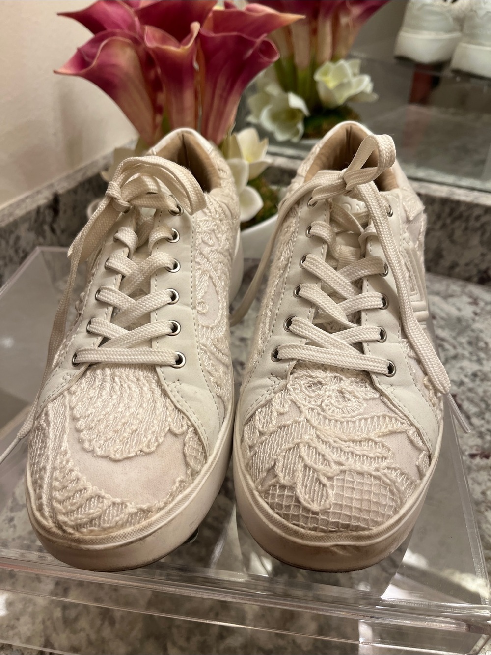 Vionic Cream Lace-Overlay Sneakers